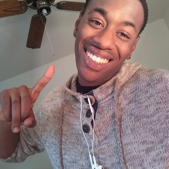 Meet your Posher, Kyle - Picture 1 of 1